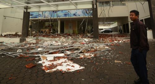زلزال يضرب إندونيسياً